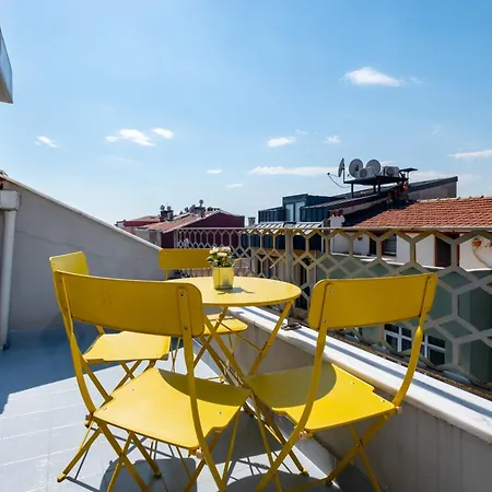 Stylish Triplex With Private Terrace - Elevator On Every Floor Apartmán *