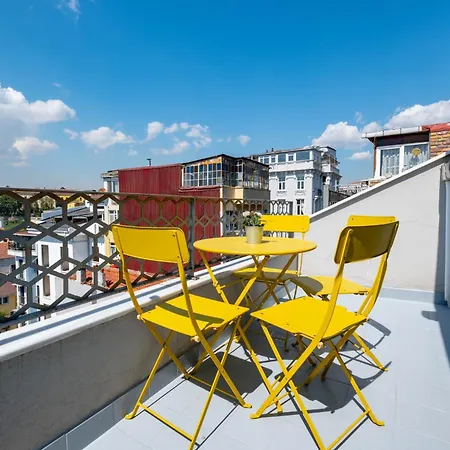 Stylish Triplex With Private Terrace - Elevator On Every Floor * Istanbulská provincie